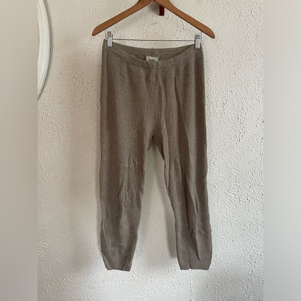 Neiman Marcus Cashmere Knit Pants - Taupe